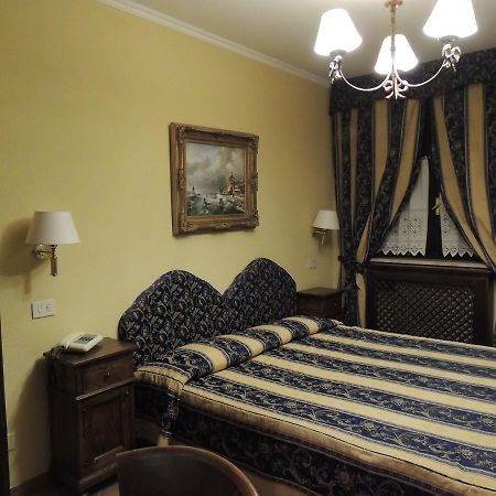 Вилла Country Relais I Due Laghi Ангвиллара-Сабация Экстерьер фото