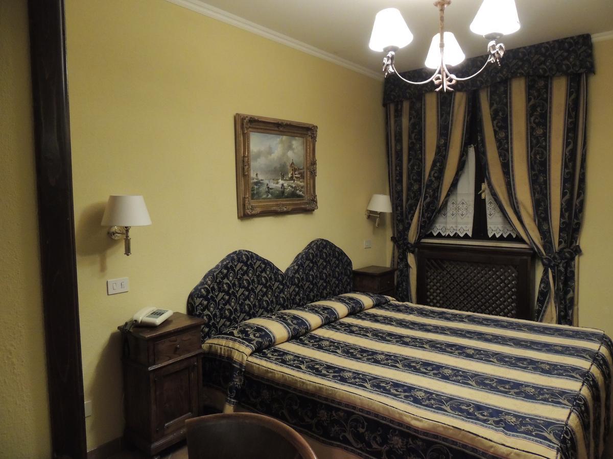 Вилла Country Relais I Due Laghi Ангвиллара-Сабация Экстерьер фото