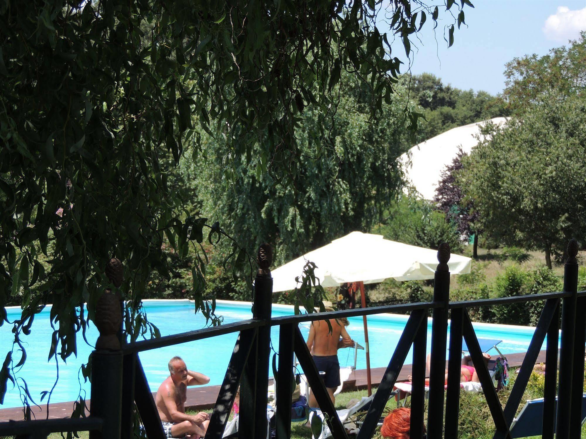 Вилла Country Relais I Due Laghi Ангвиллара-Сабация Экстерьер фото