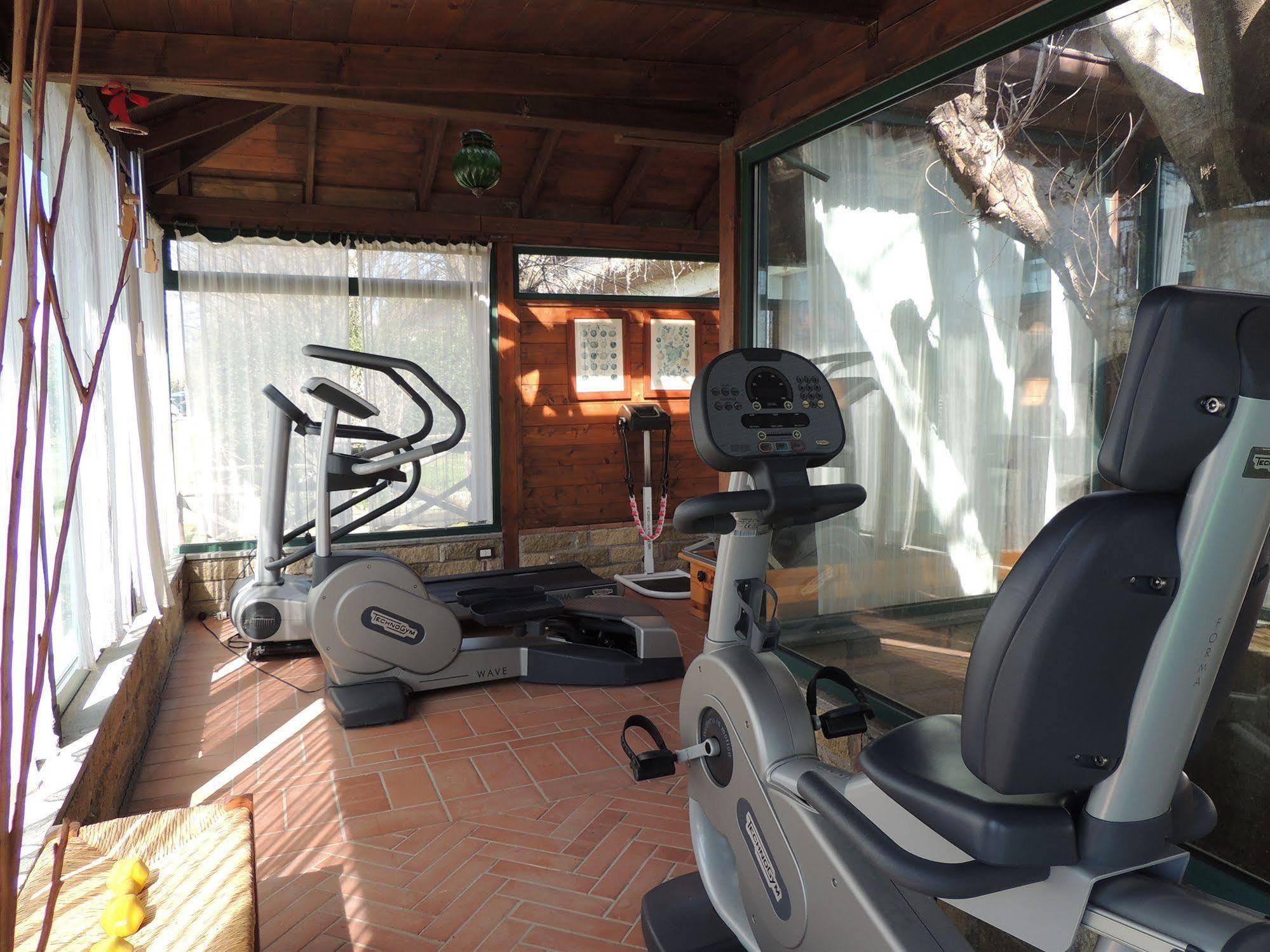 Вилла Country Relais I Due Laghi Ангвиллара-Сабация Экстерьер фото