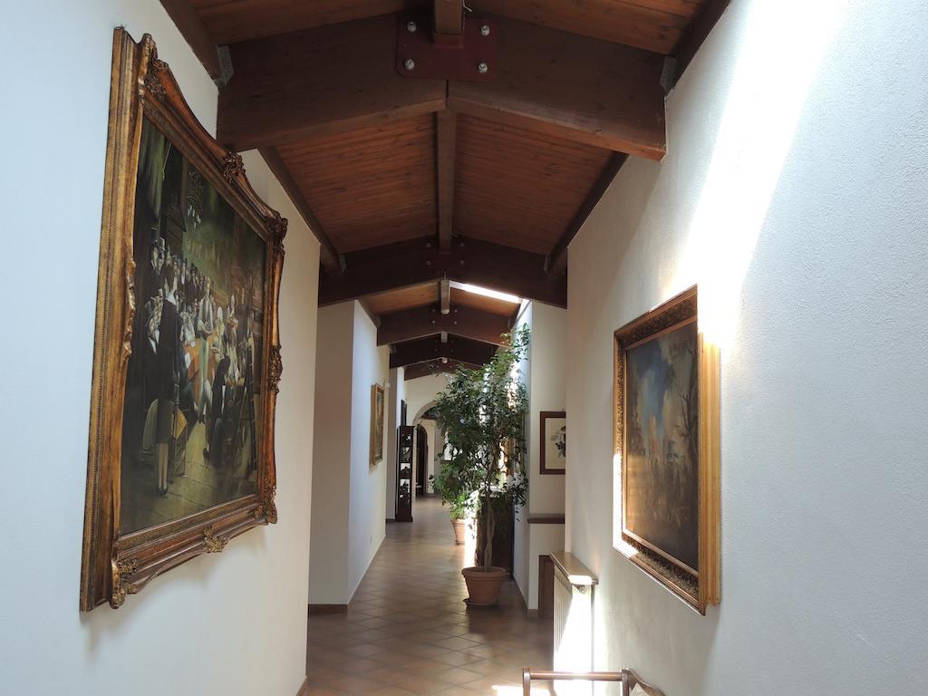 Вилла Country Relais I Due Laghi Ангвиллара-Сабация Экстерьер фото