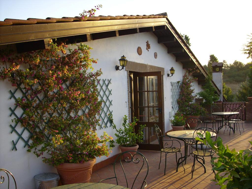 Вилла Country Relais I Due Laghi Ангвиллара-Сабация Экстерьер фото